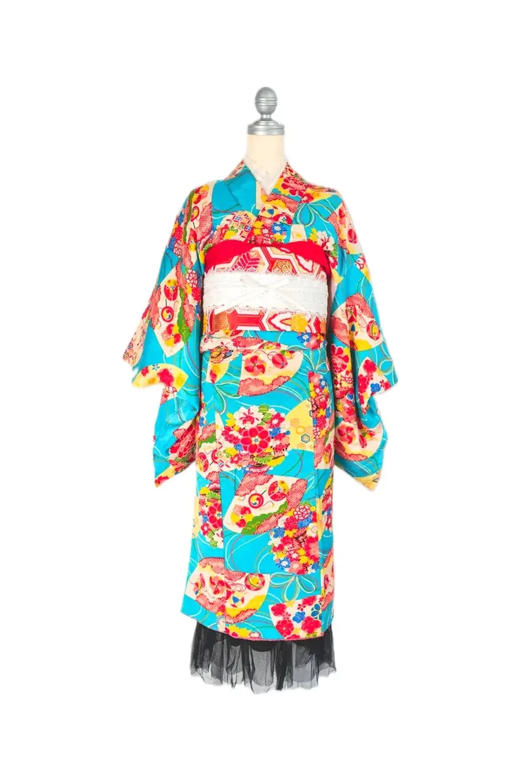 着物・袴 衣装 2：花づくし×ターコイズのお着物と黒のチュール