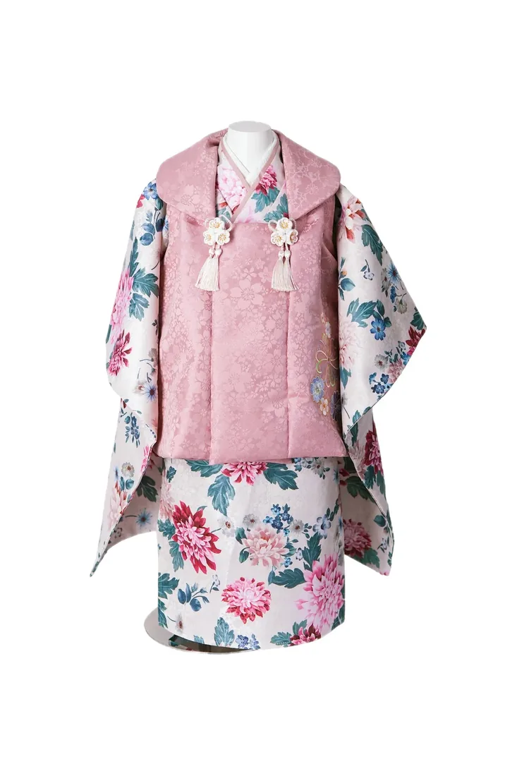 女の子 3歳 衣装 3：花柄×白の着物ワンピースとピンクの刺繍の被布