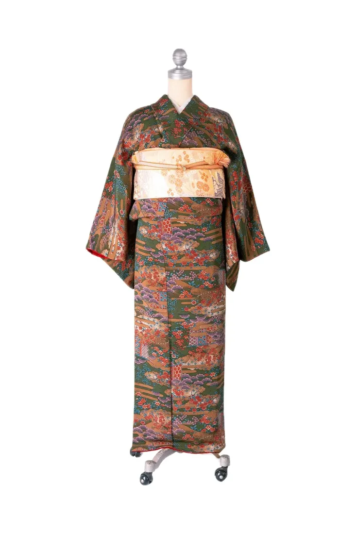 ママ訪問着 衣装 7：重ね柄×緑と赤茶のお着物と白の帯